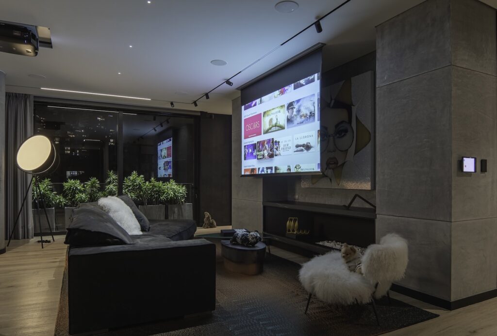 Parlantes de techo en Colombia